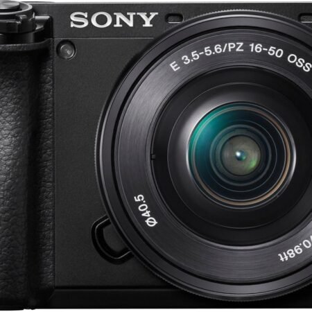 Sony A6100 + E PZ 16-50mm f/3.5-5.6 OSS - Zwart